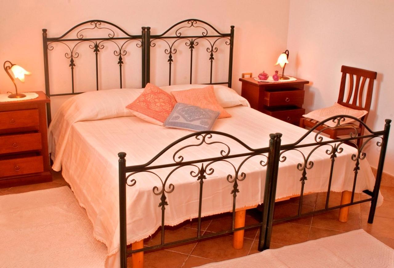 אולמדו Agriturismo Sa Suerera חדר תמונה